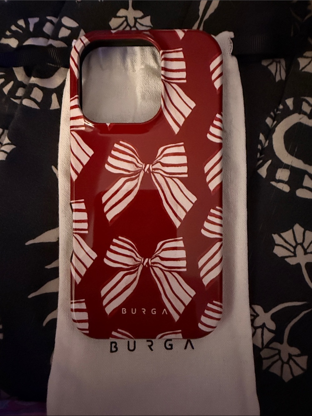 Burga Red Bow-Print 16 pro iPhone Case